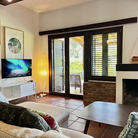 Perla House פרוטאראס