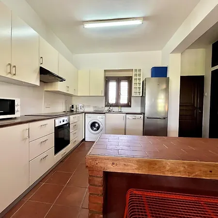 Perla House Πρωταράς